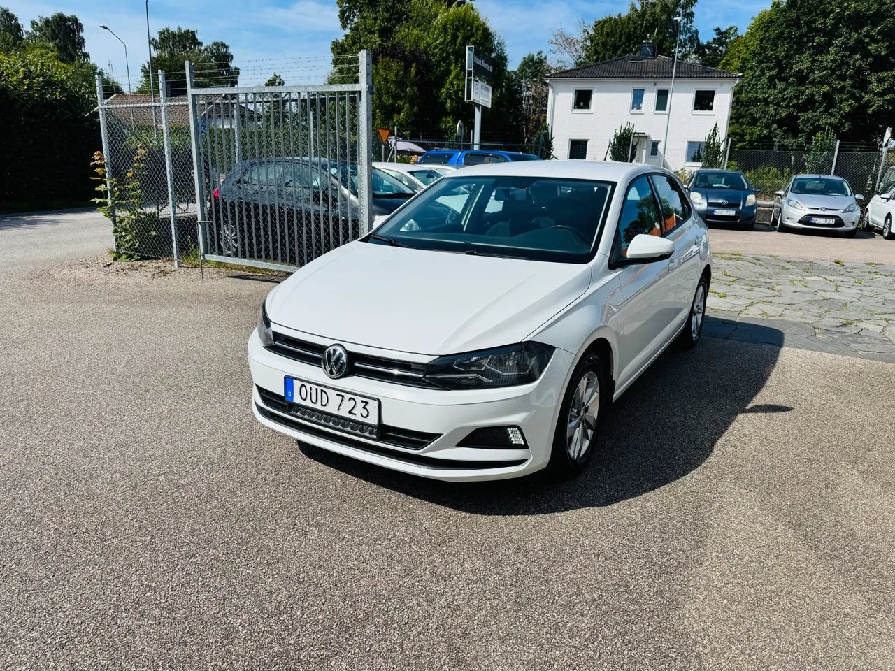 Vehicle image 1