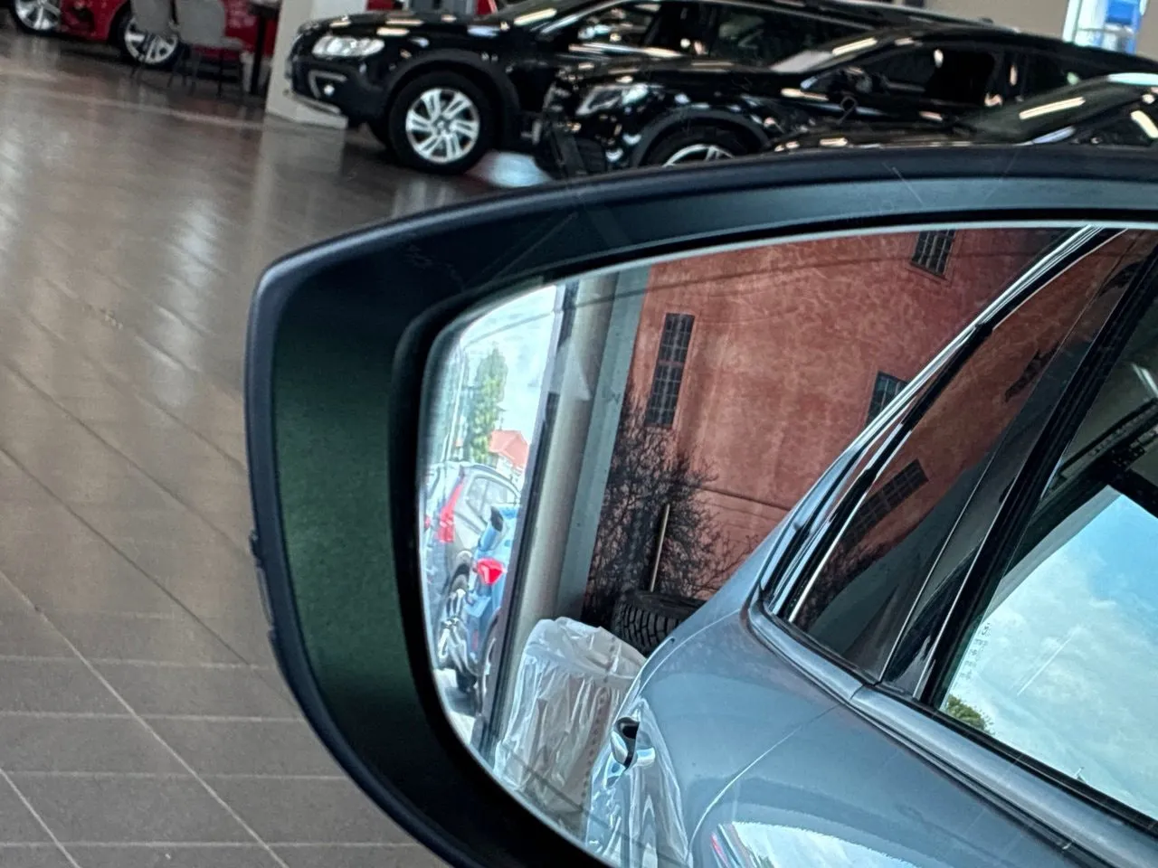 Vehicle image 21