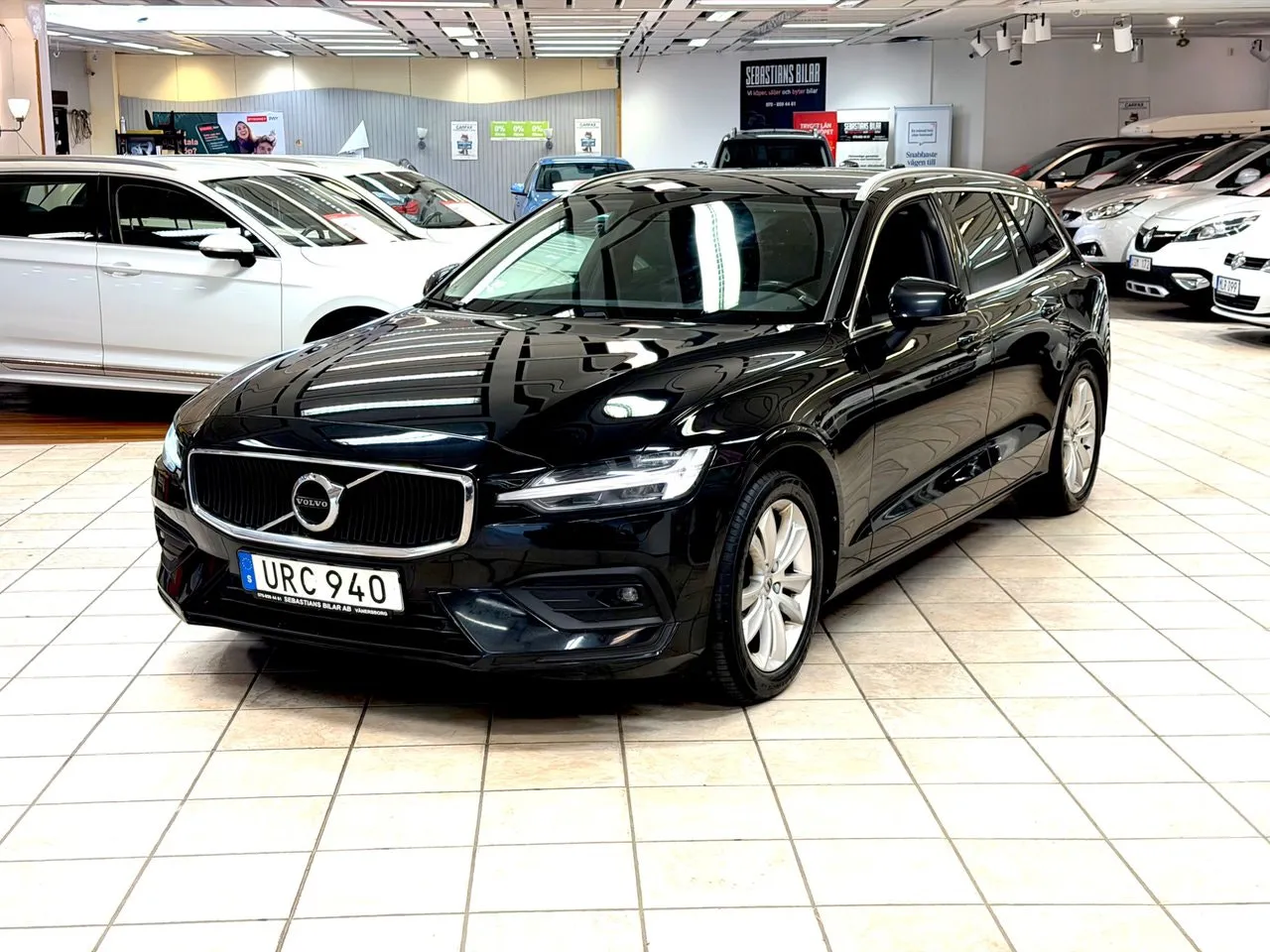 Vehicle image 6
