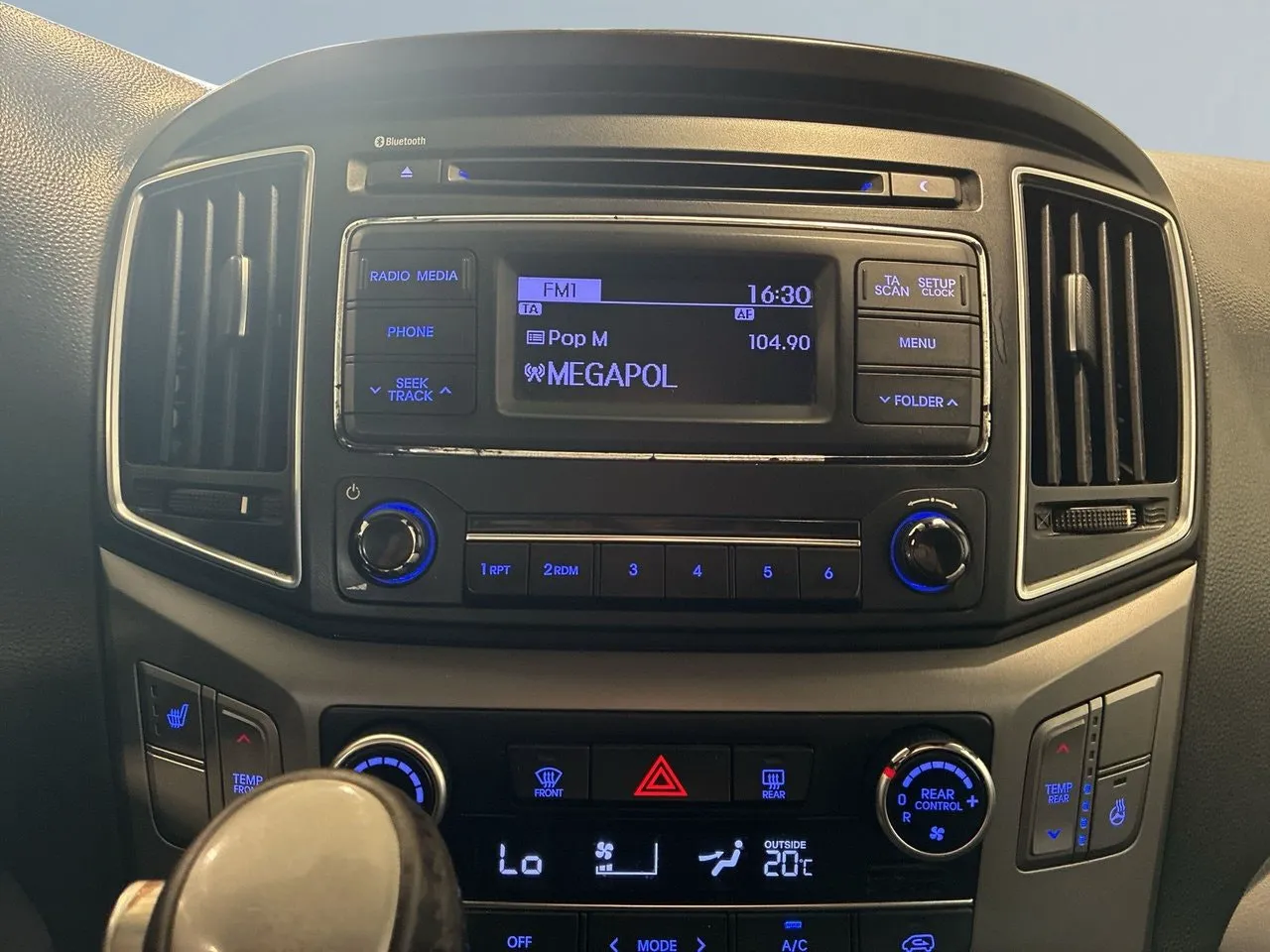 Vehicle image 15