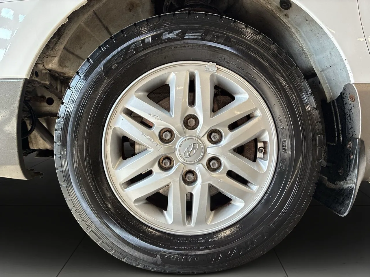 Vehicle image 13