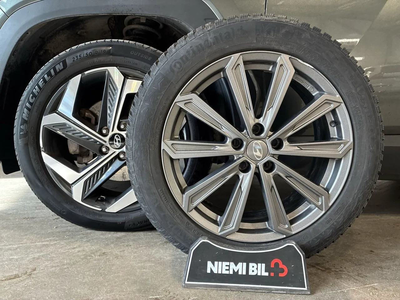 Vehicle image 20