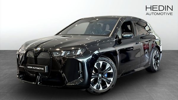 BMW iX xDrive60 drag,massage,rattvärme - 2026