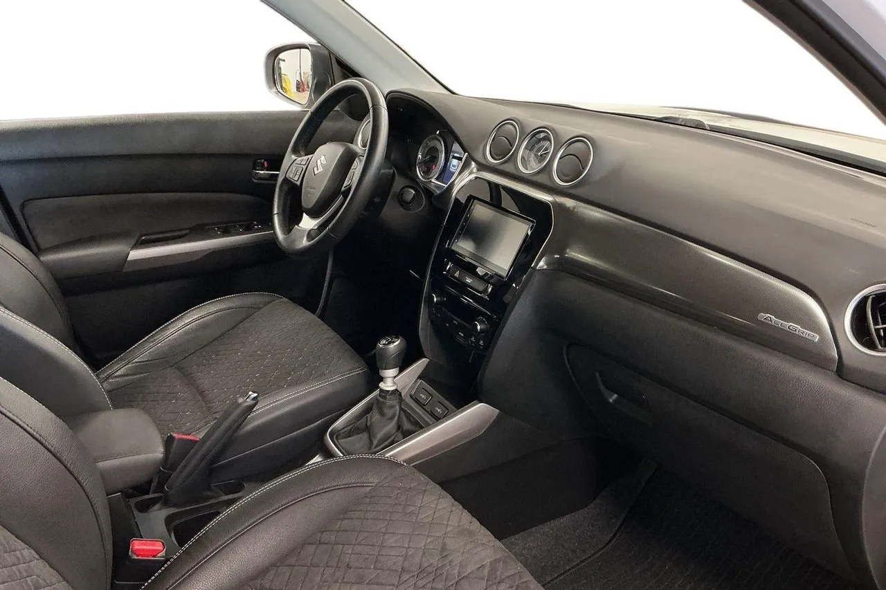 Vehicle image 8