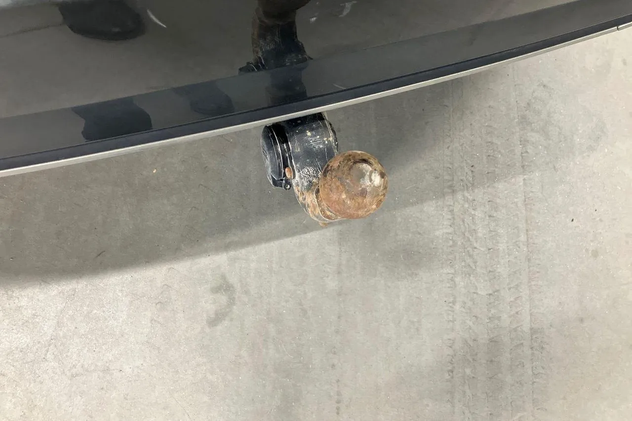 Vehicle image 21