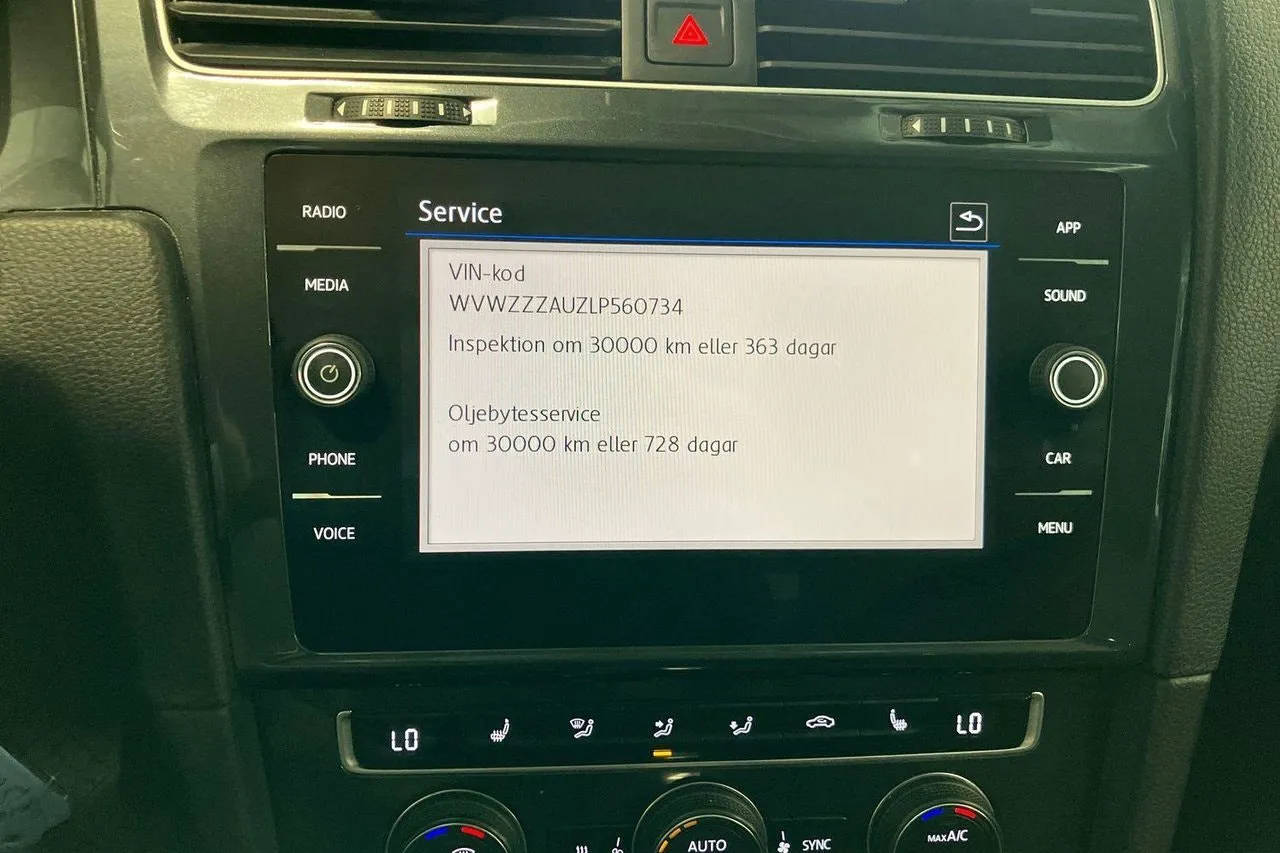 Vehicle image 18