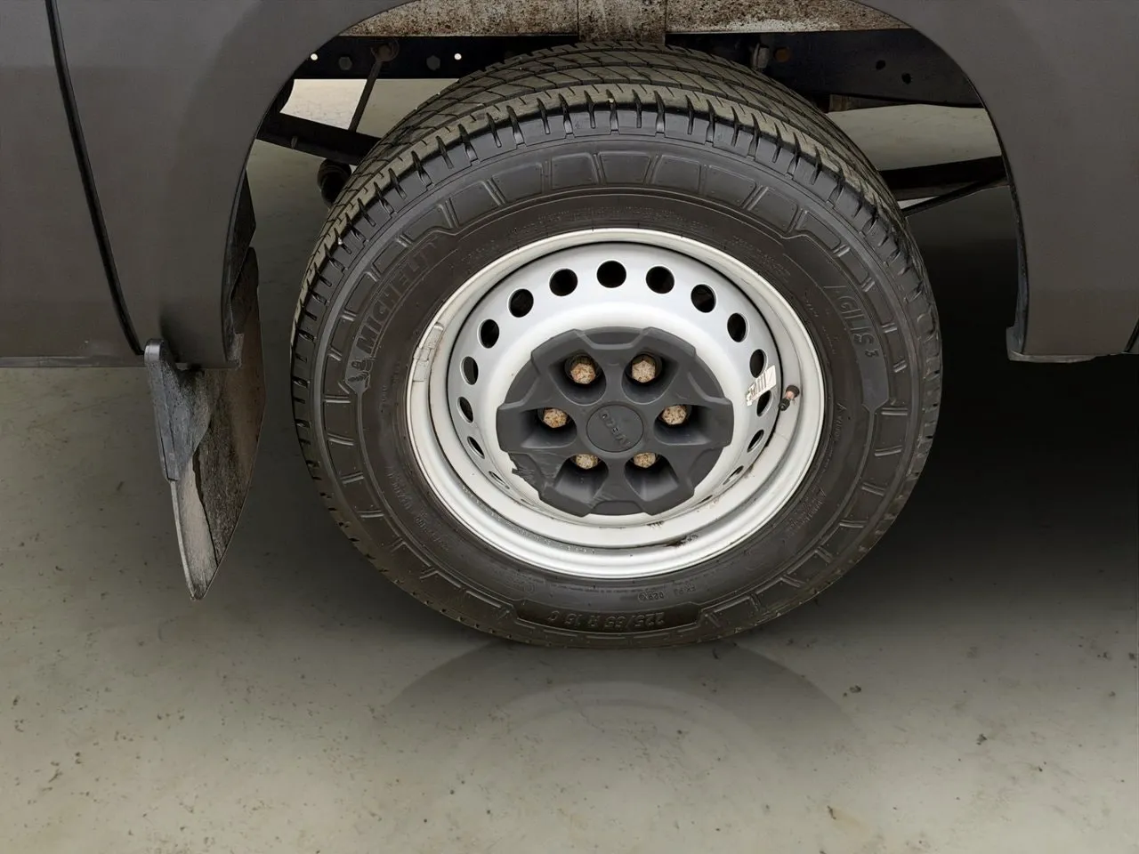 Vehicle image 31