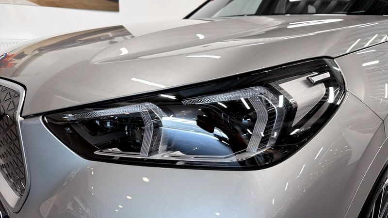 BMW iX1 bild 11