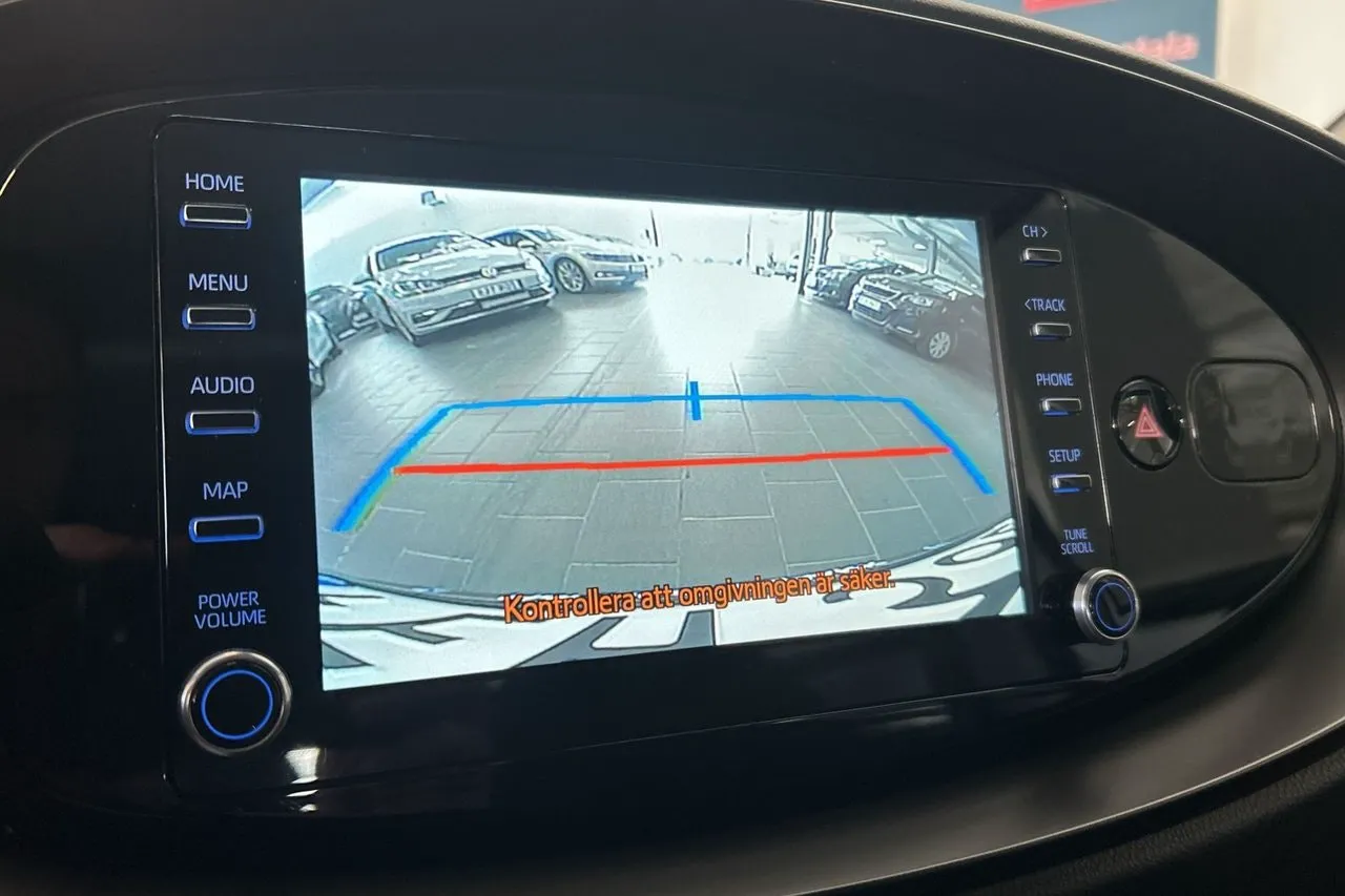 Vehicle image 25