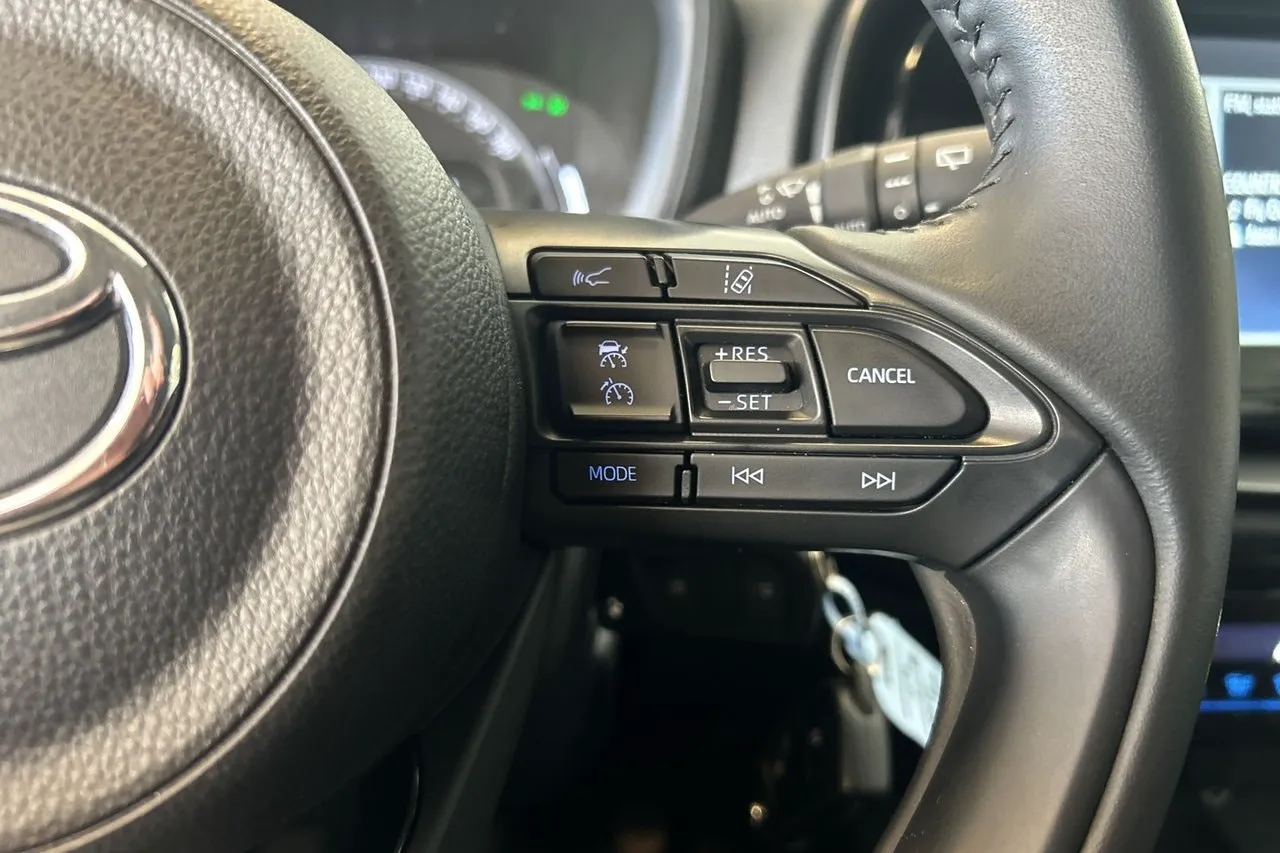 Vehicle image 20
