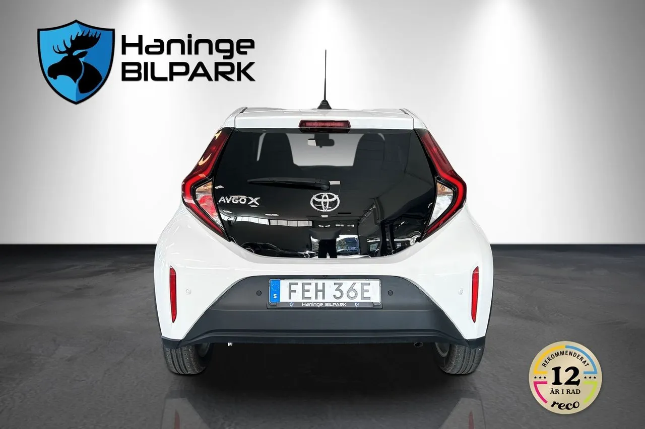 Vehicle image 8