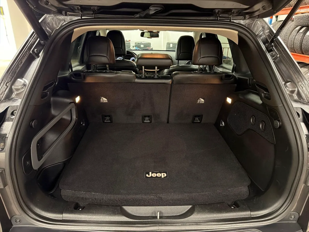 Vehicle image 30