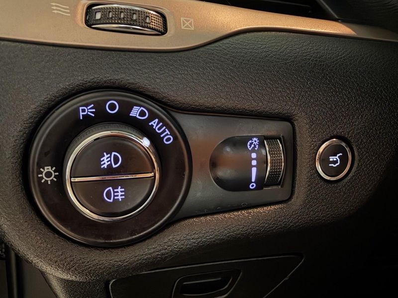Jeep Cherokee bild 24