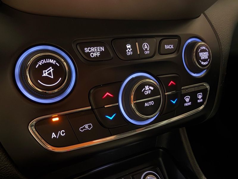Jeep Cherokee bild 17