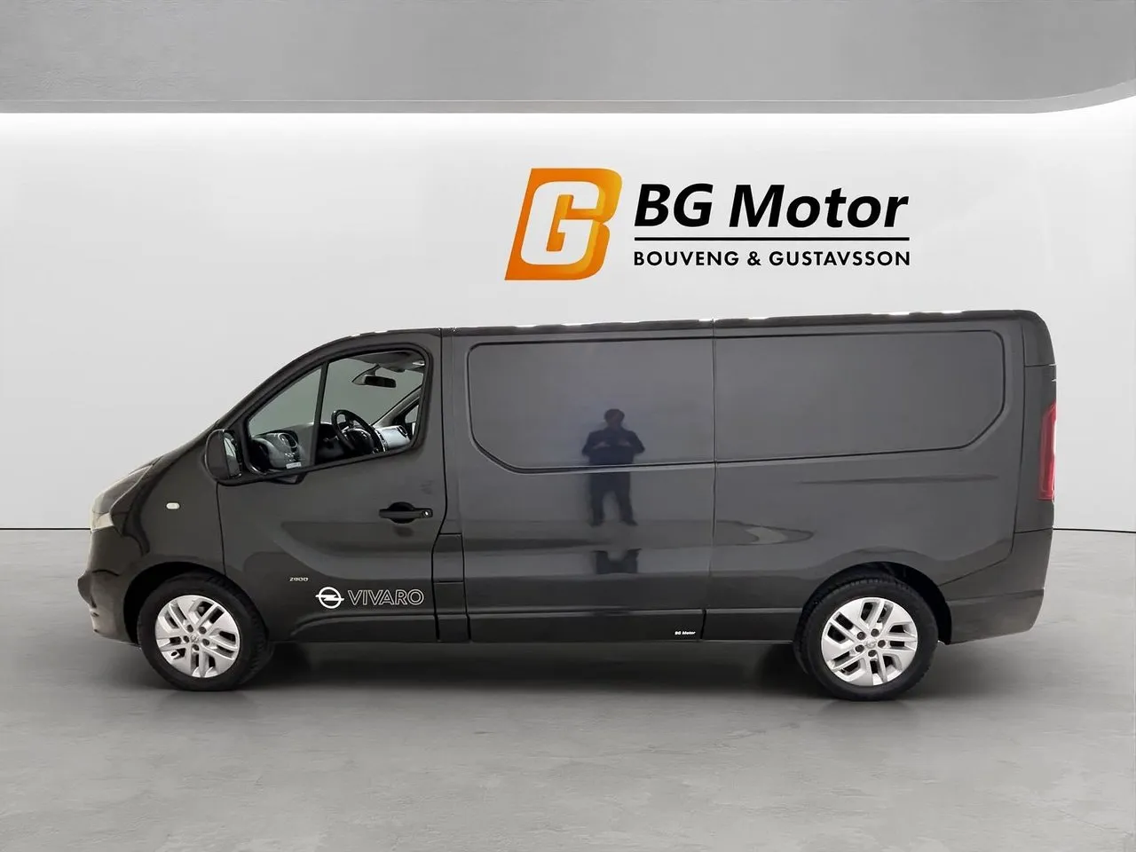 Vehicle image 6