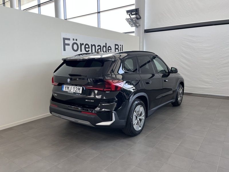 BMW iX1 bild 14