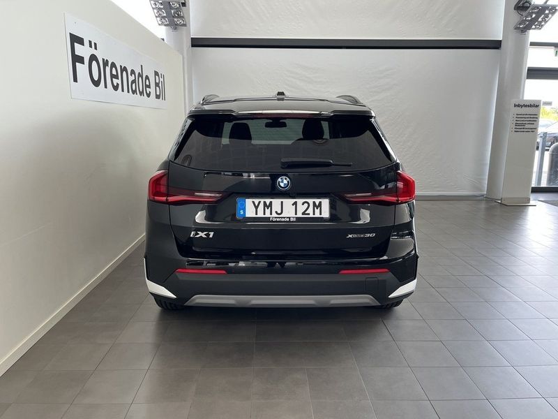 BMW iX1 bild 13