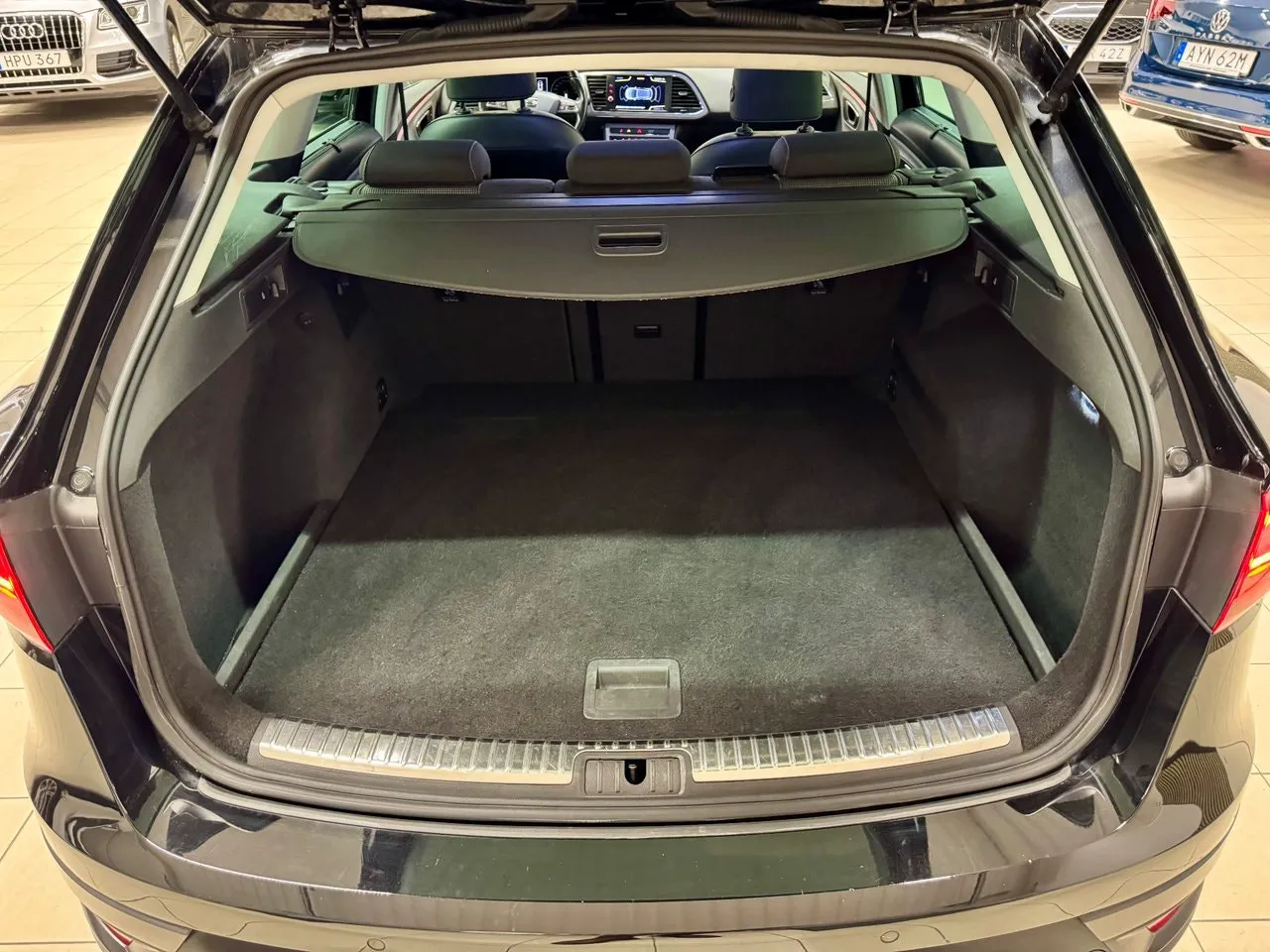 Vehicle image 13