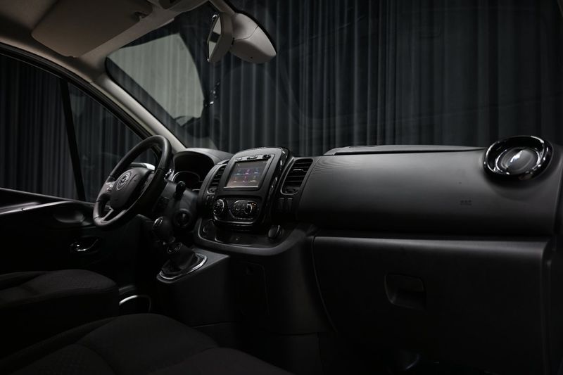 Opel Vivaro bild 24