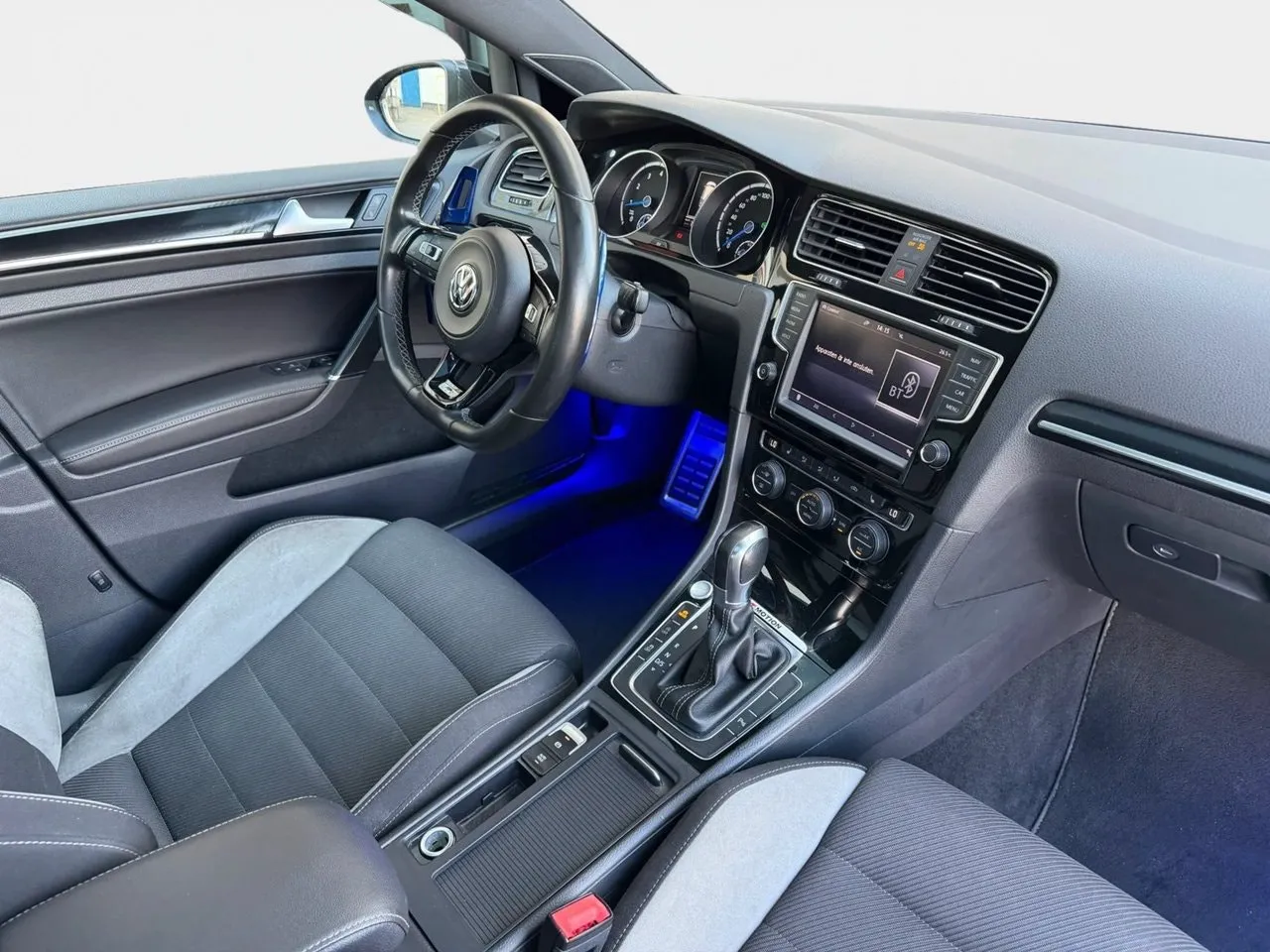 Vehicle image 24