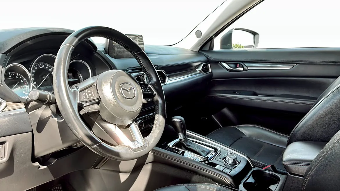 Vehicle image 6