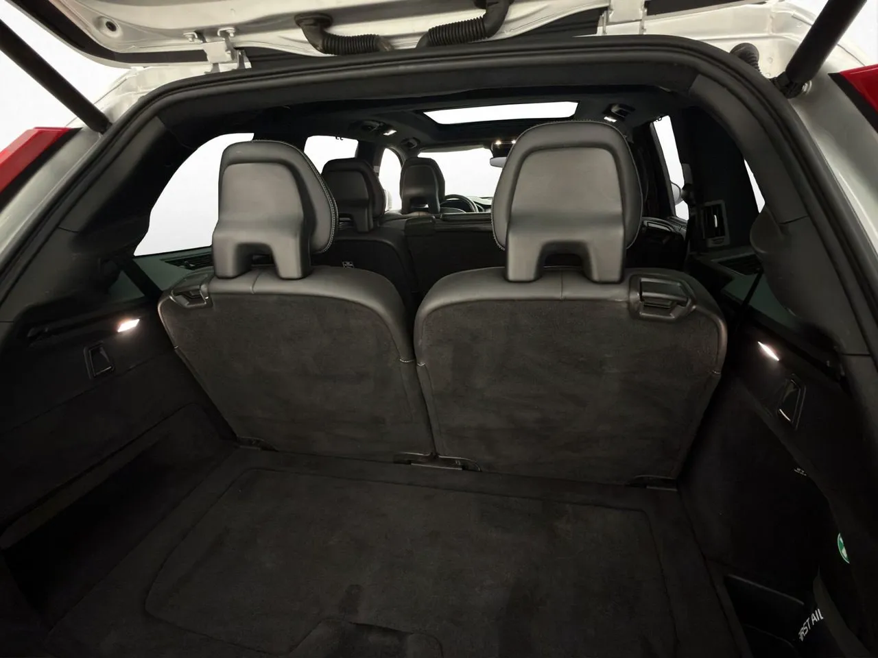 Vehicle image 33