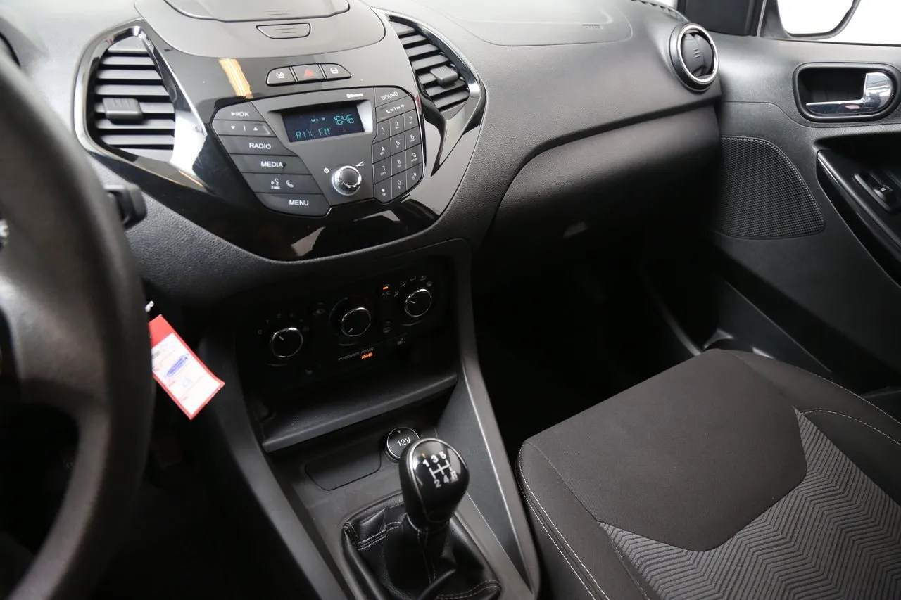 Vehicle image 14