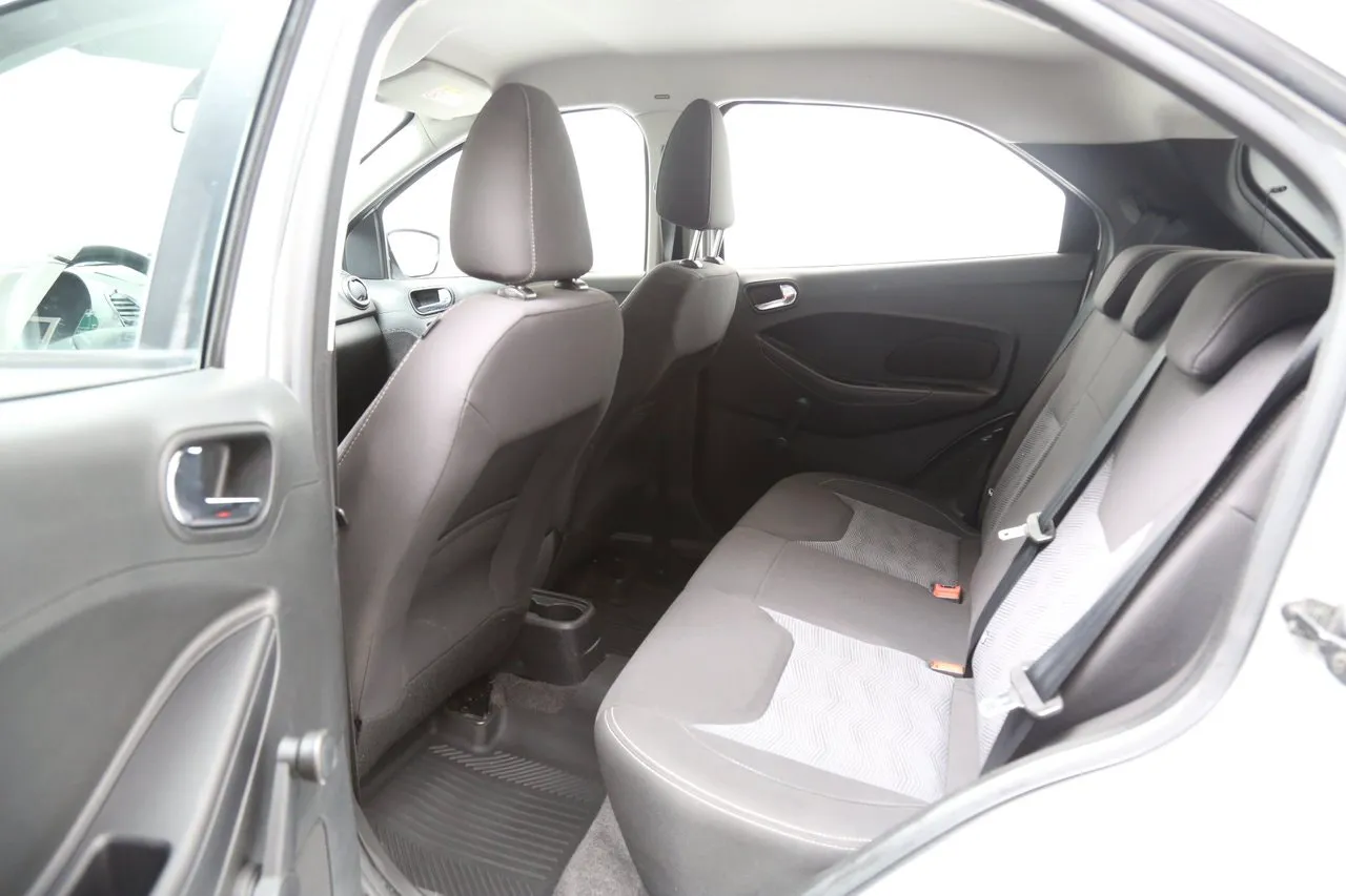 Vehicle image 18