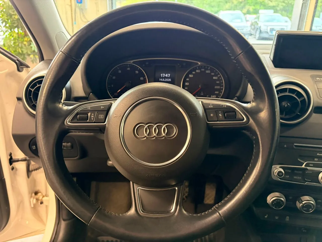 Vehicle image 18