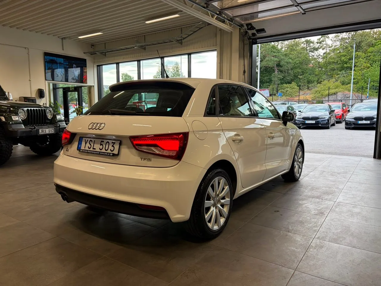Vehicle image 8