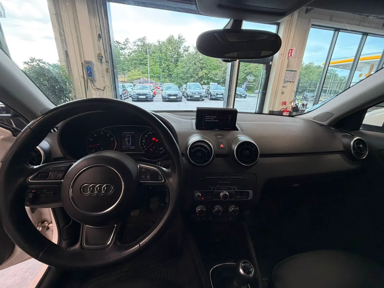 Vehicle image 22
