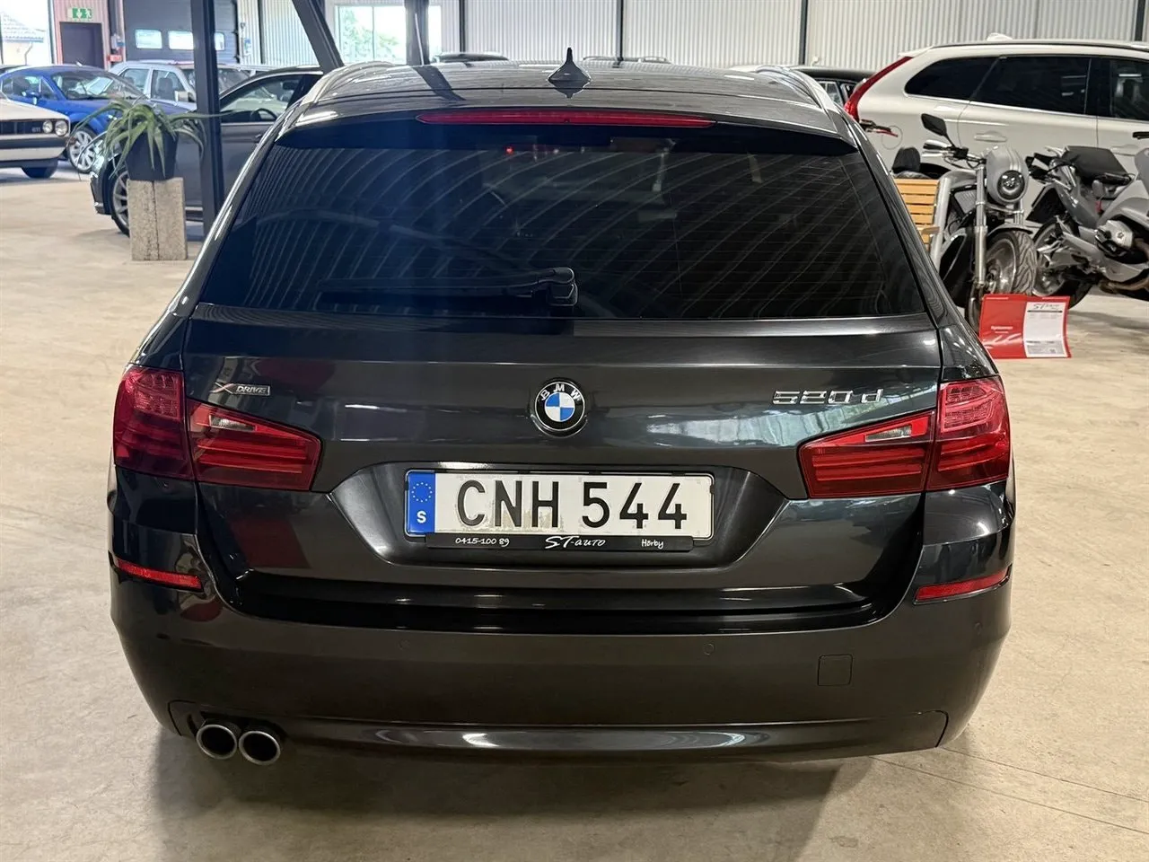Vehicle image 3