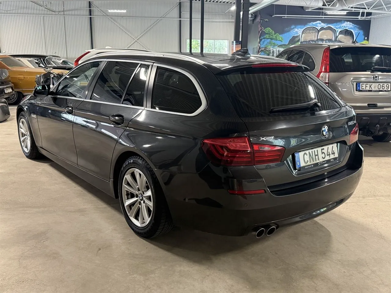 Vehicle image 4