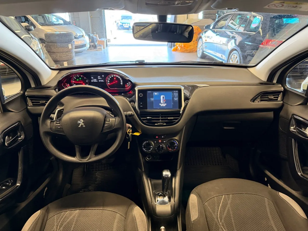 Vehicle image 17