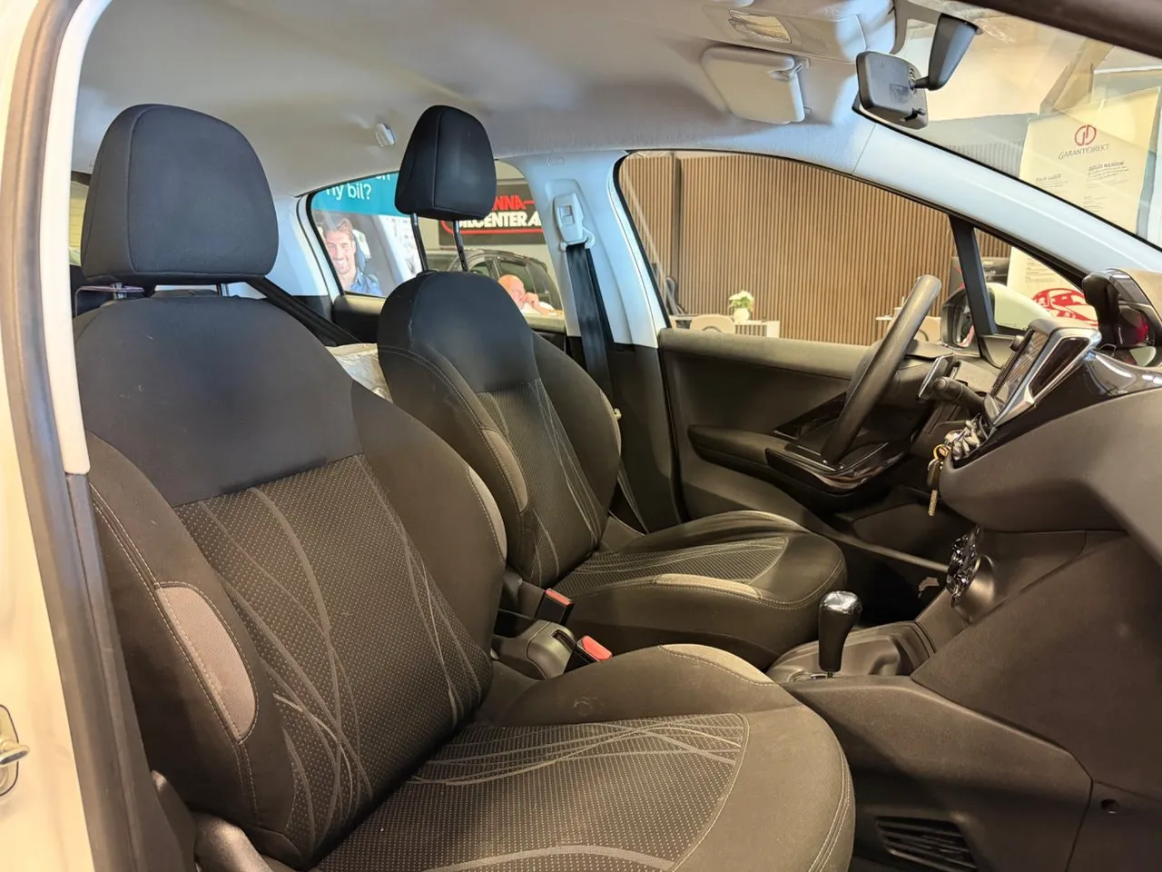 Vehicle image 18