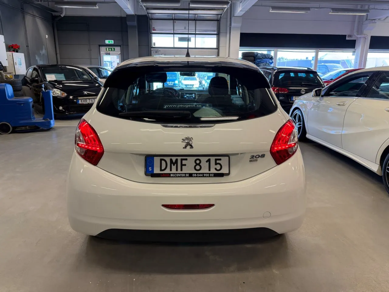 Vehicle image 5