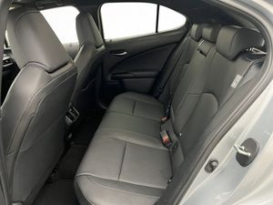 Lexus UX bild 23
