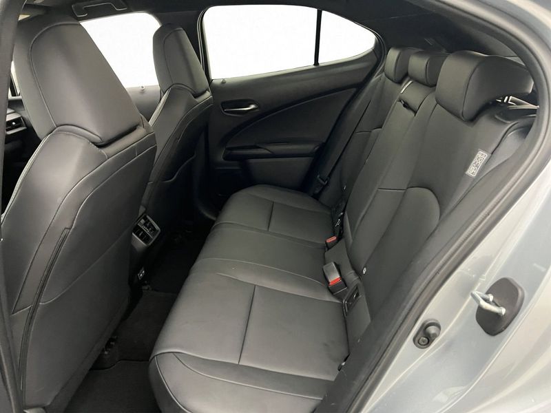 Lexus UX bild 23