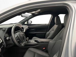 Lexus UX bild 11