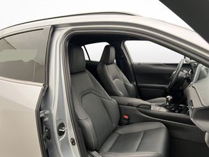 Lexus UX bild 24