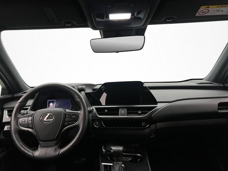 Lexus UX bild 12