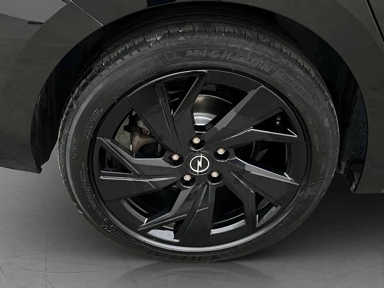 Vehicle image 30