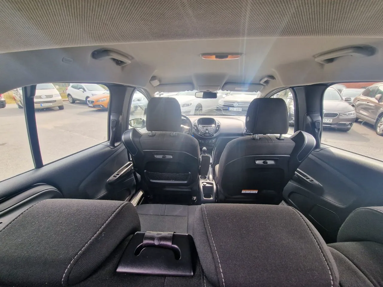 Vehicle image 11