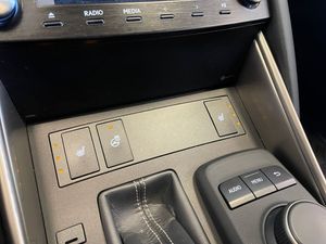 Lexus IS bild 24