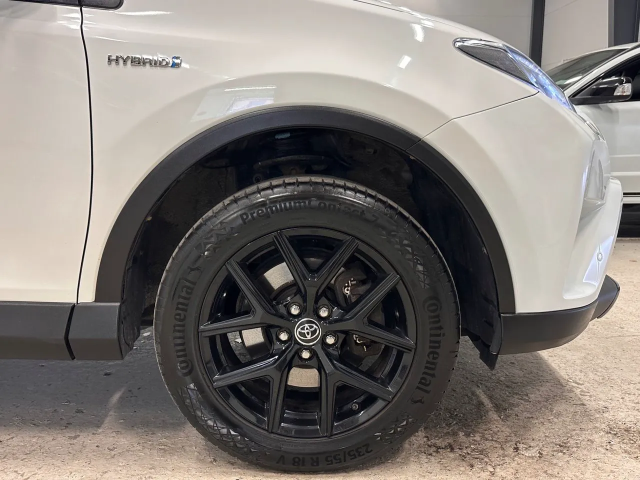 Vehicle image 8