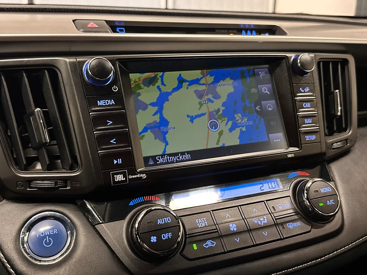 Vehicle image 24