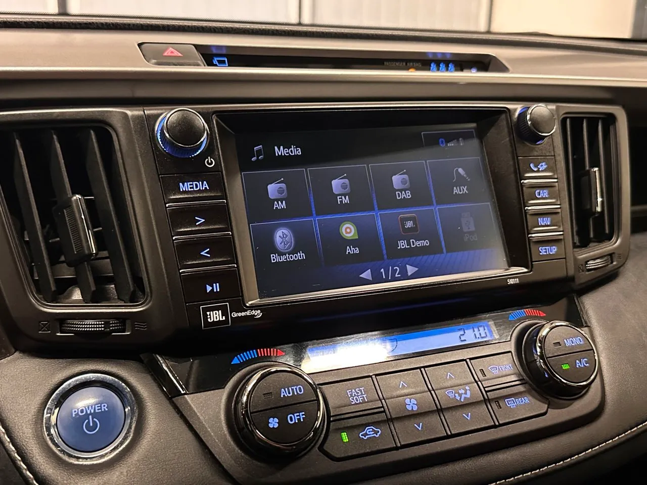 Vehicle image 21