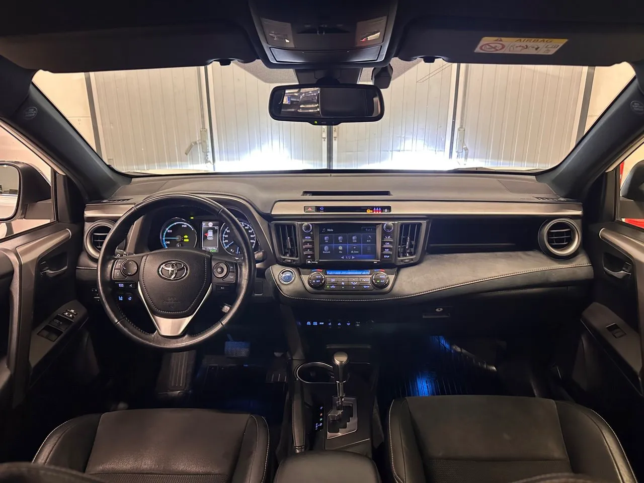 Vehicle image 14