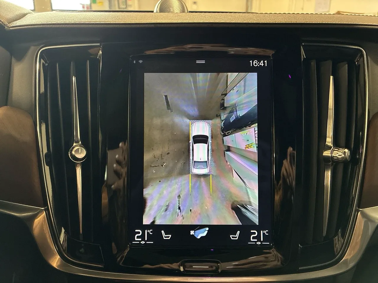 Vehicle image 21