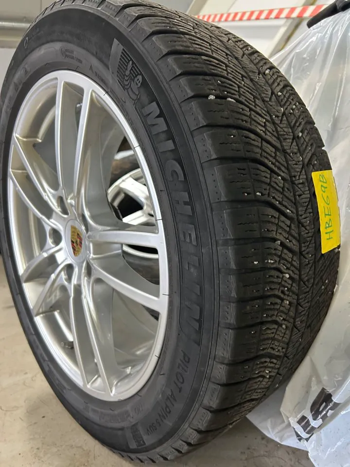Vehicle image 20